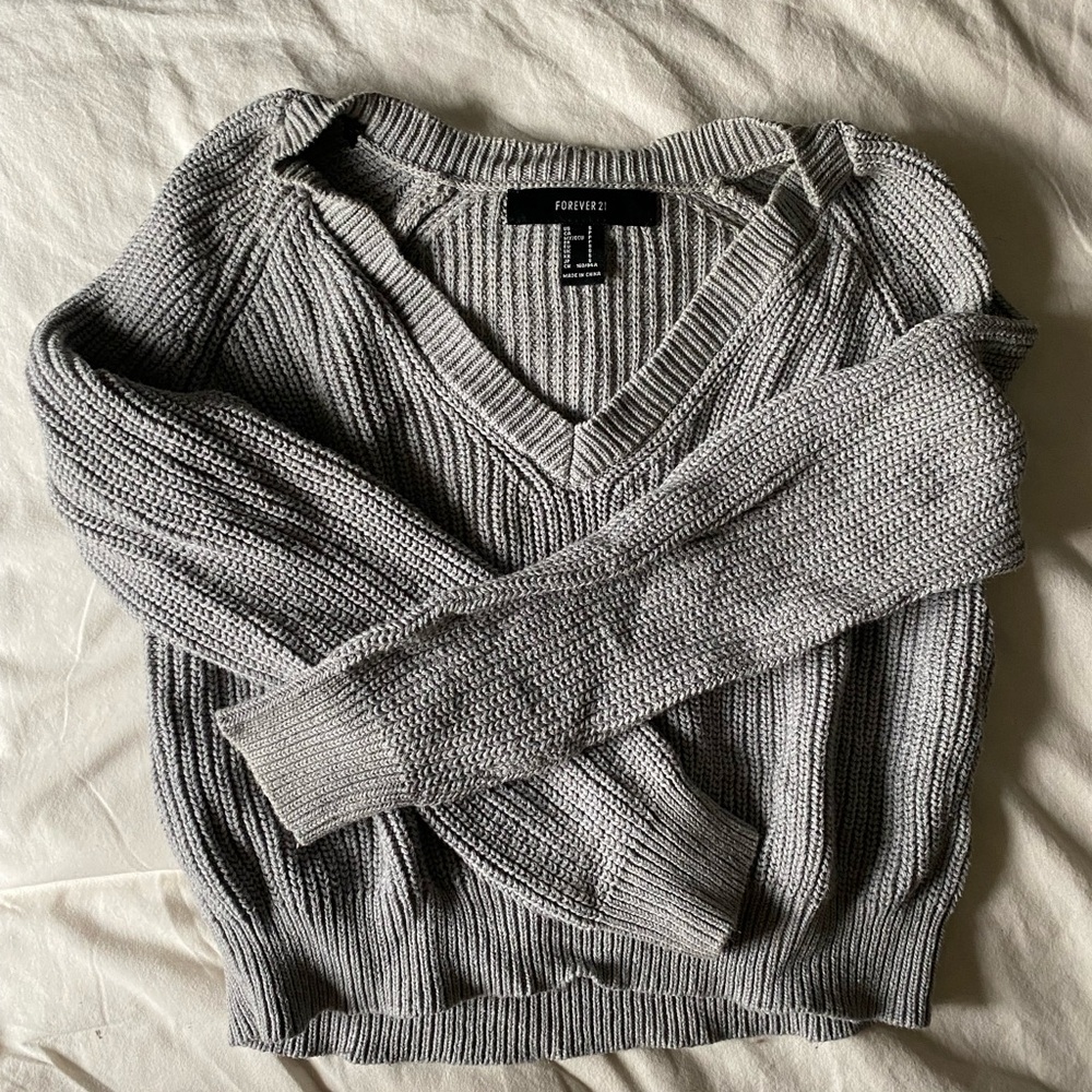 Forever 21 Grey Cropped Sweater